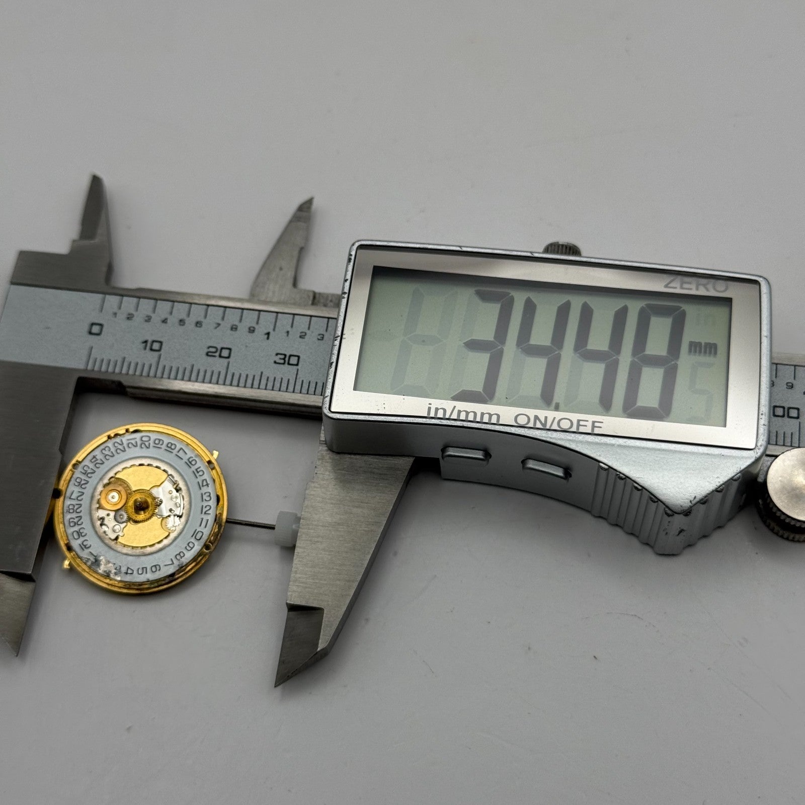 ETA 955.412 Watch Movement Running Quartz Tag Heuer 4.92 Parts Repair 23.9mm