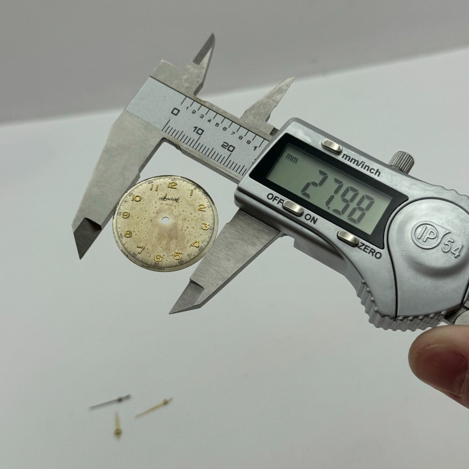 28.3mm Enicar A-R 410 Accurist Manual Wind Watch Movement Swiss Vintage PARTS