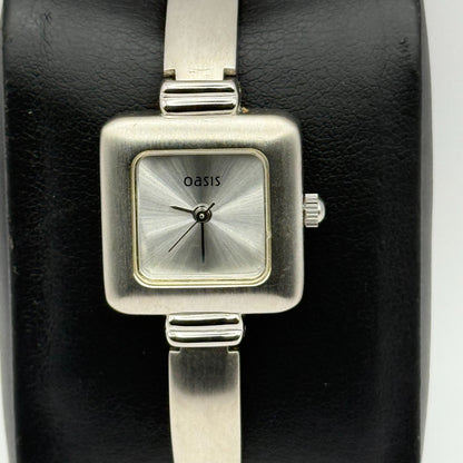 Oasis Ladies Quartz Watch B95 Silver Tone Bracelet Working 20mm 5.5 Inches