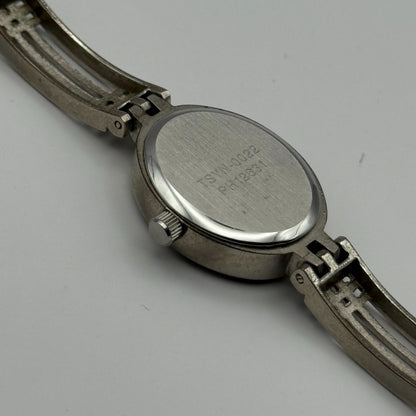 Ladies Quartz Watch Oval White Dial Silver Tone Bracelet Working 18mm 6 Inches