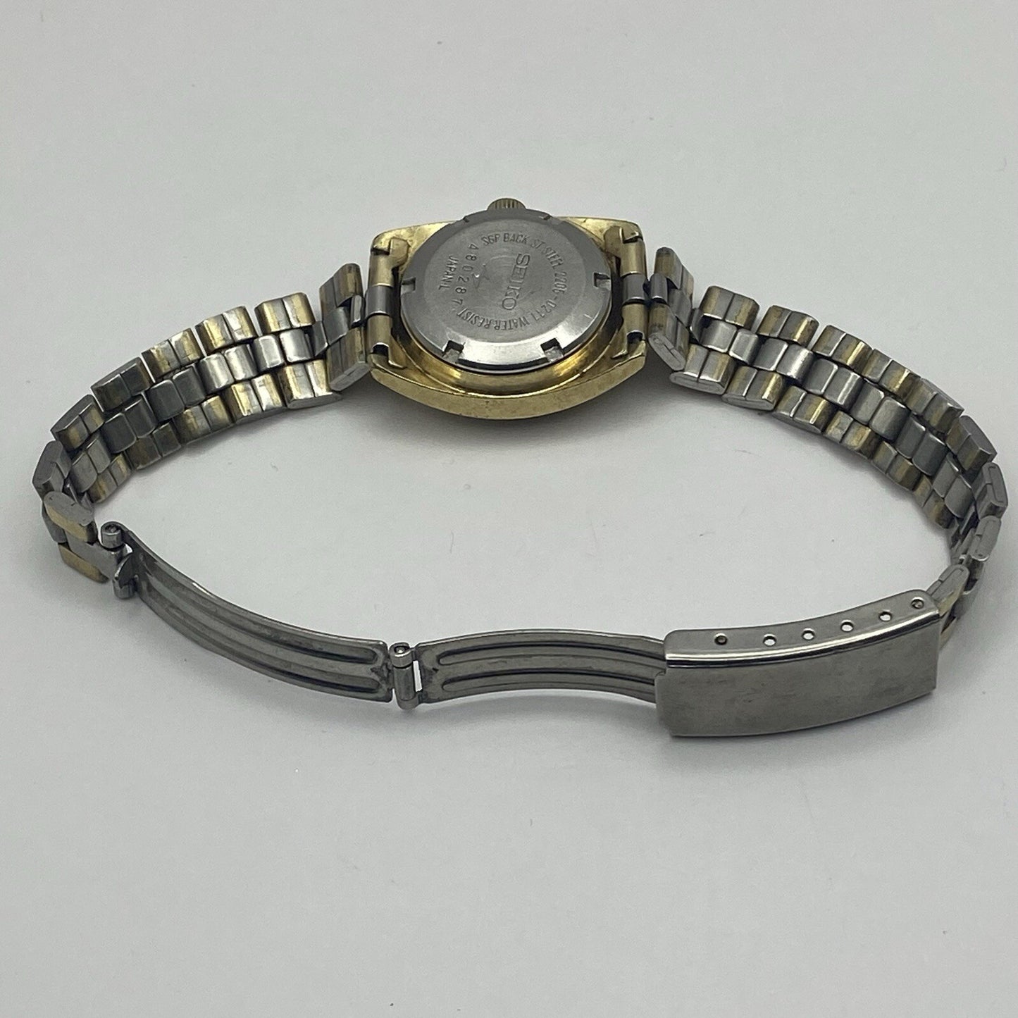 25mm RUNNING TO REPAIR Vintage Seiko Hi Beat 2205 - 0221 Ladies Watch 2205A