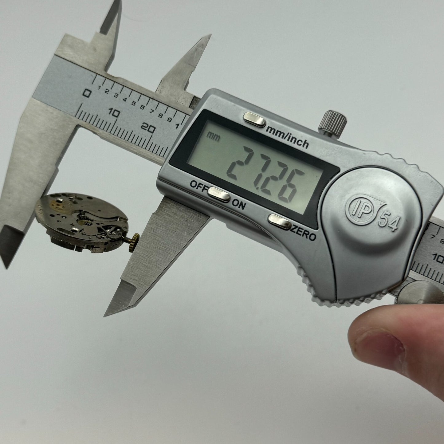 23.5mm O Maire OM 125 Manual Wind 17 Jewels Swiss Watch Movement Vintage PARTS