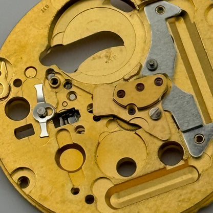 ETA 955.112 Quartz Watch Movement 7 Jewels Swiss Vintage Parts Repair 26.1mm