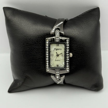 Figaro Italian Design Ladies Quartz Watch Crystal Accents Japan Working 19mm