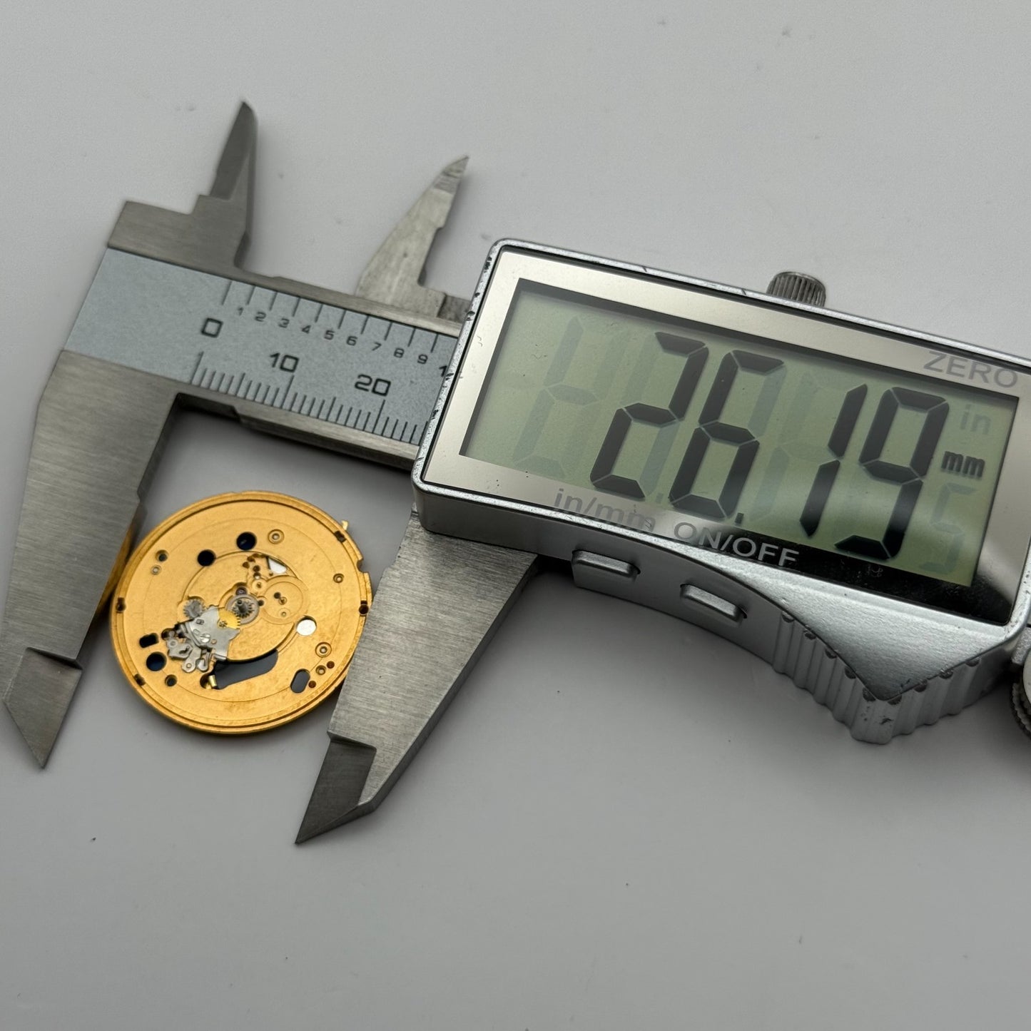 ETA 955.112 Quartz Watch Movement 7 Jewels Swiss Vintage Parts Repair 26.1mm