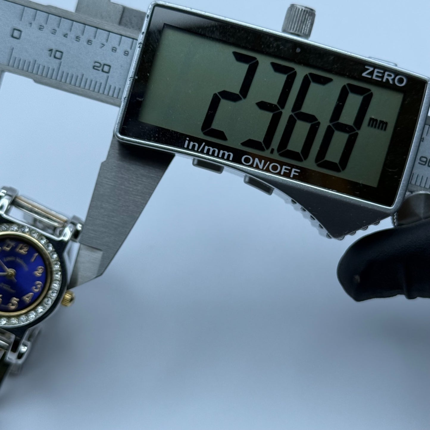 Louis Valentin Swiss Design Ladies Quartz Watch Two Tone Bracelet Working 23mm