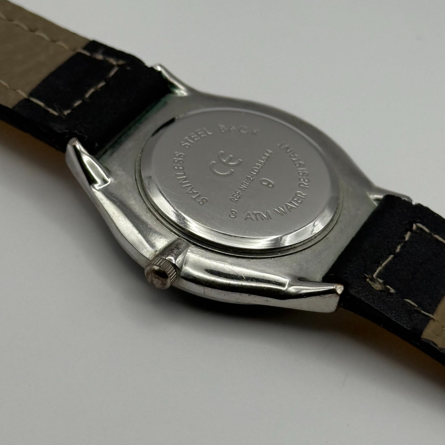 Scene Ladies Quartz Watch Black Dial Yellow Leather Strap Working 32mm