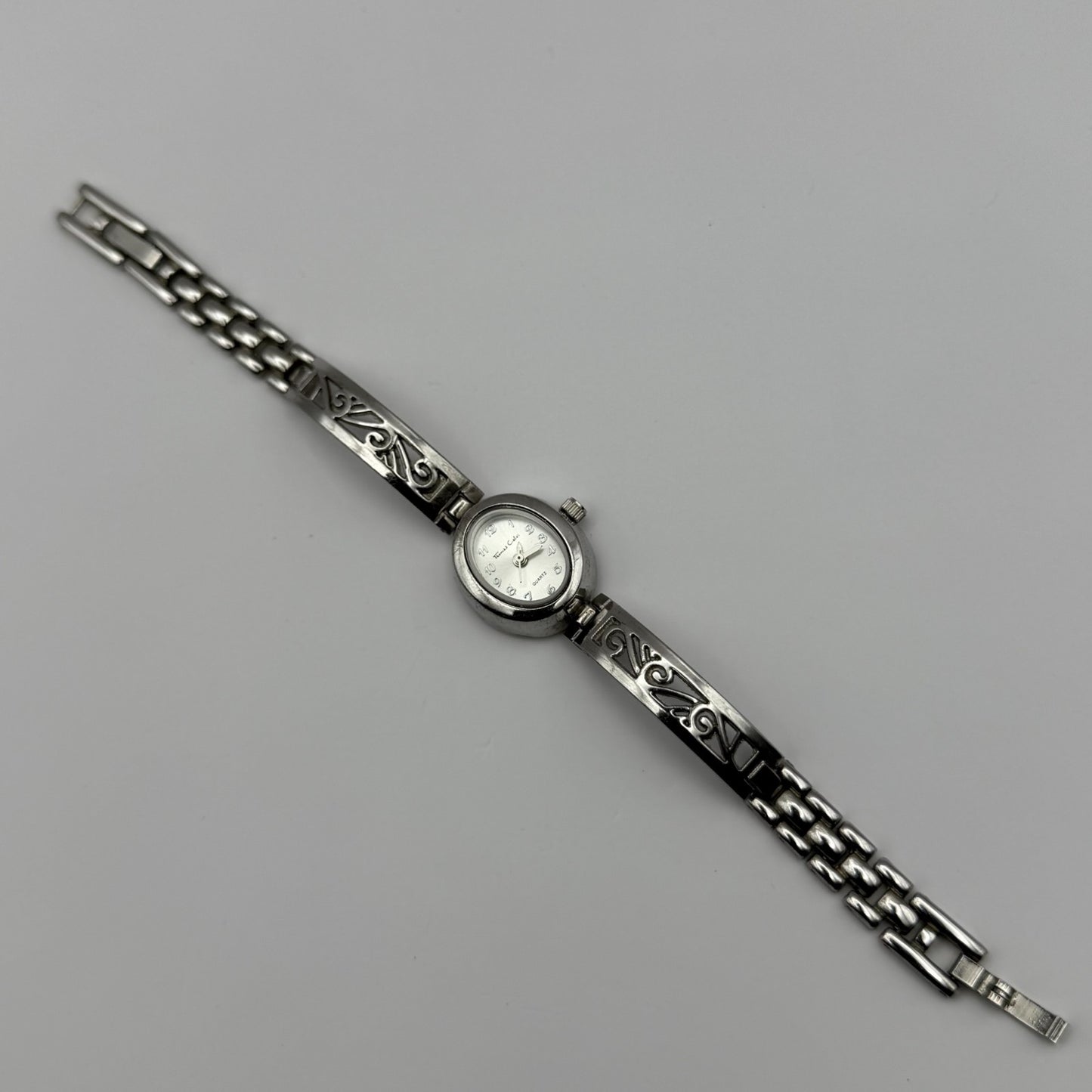 Thomas Calvi Ladies Quartz Watch Oval Dial Silver Tone Bracelet Working 21mm