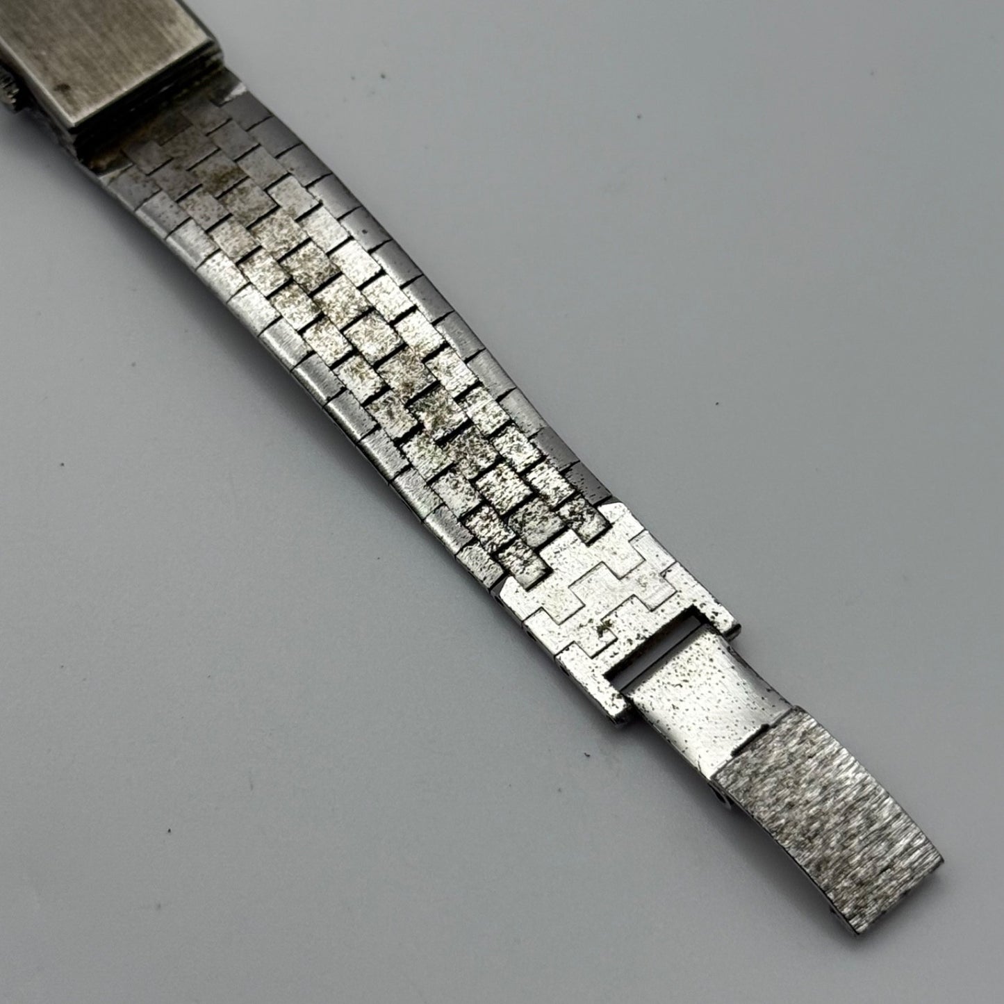 16mm Vintage Accurist 17 Jewels Bark Affect Swiss Manual Wind Watch PARTS REPAIR