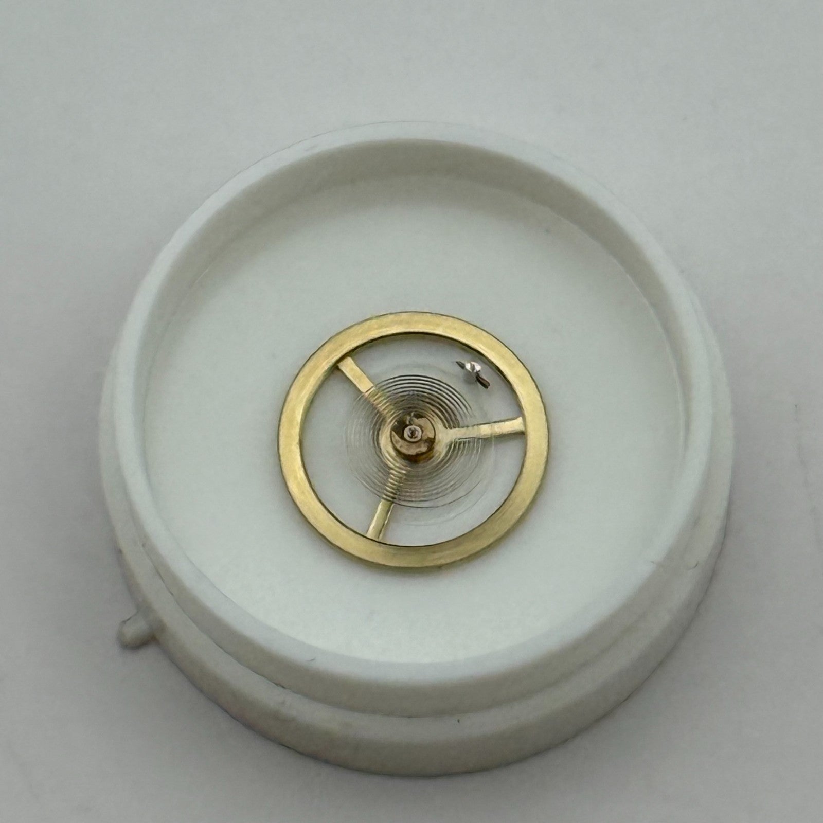 EB 1333 Balance Wheel Complete And Spring  8¾’’’ 118 Watch Movement Parts NOS