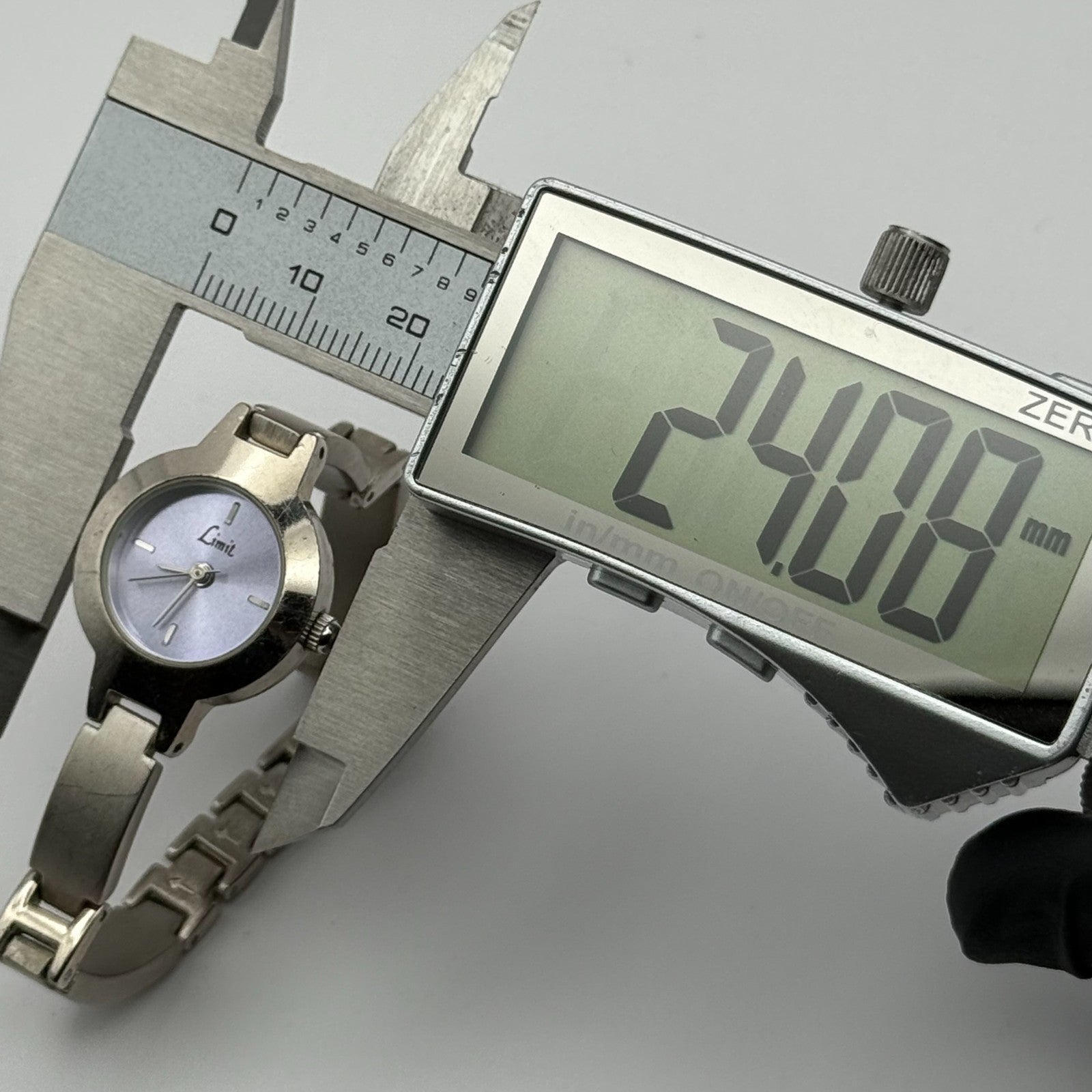 Limit Ladies Quartz Watch Purple Dial Silver Tone Bracelet Steel Working 21mm