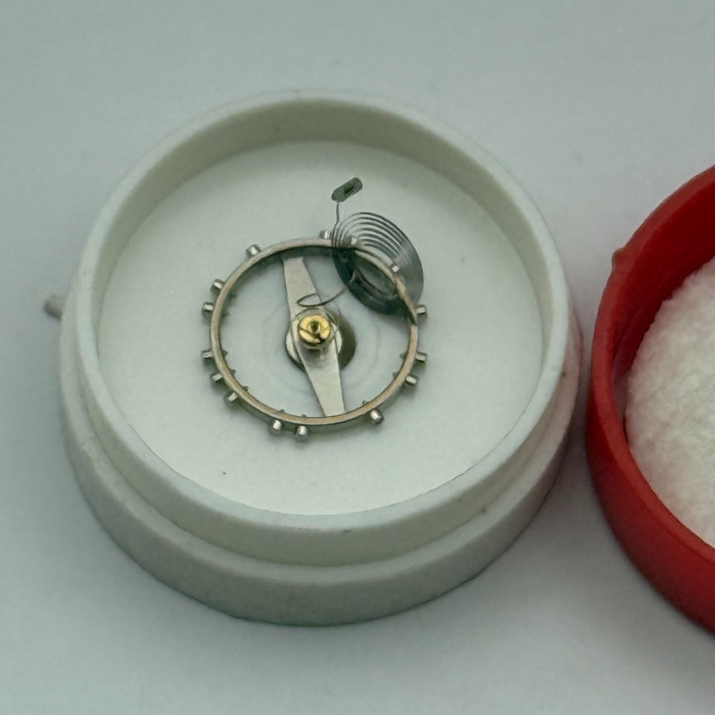 FHF 125 Balance Complete 8 3/4''' Renata 206 Watch Movement Parts DAMAGED