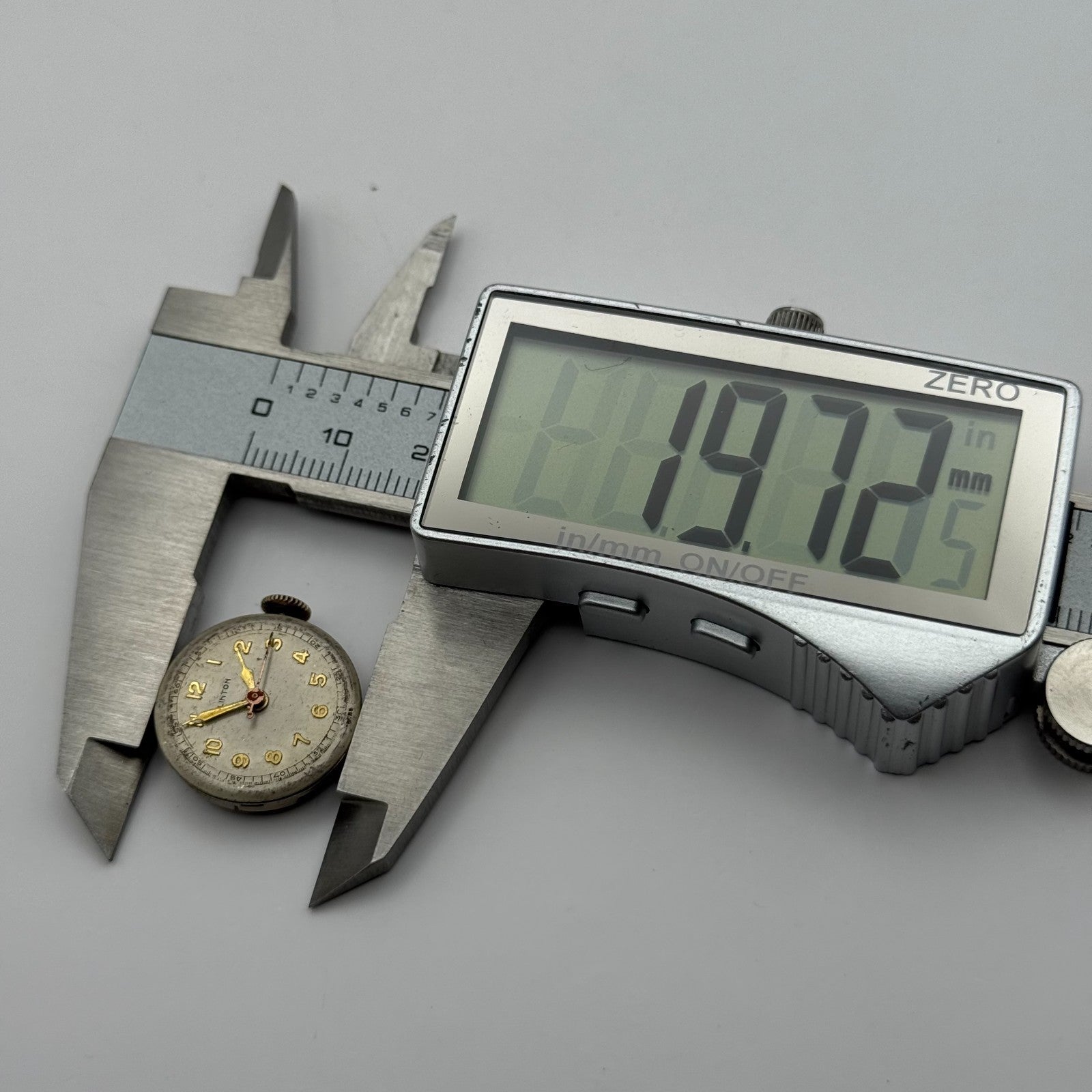 Clinton Sweep Seconds Watch Movement Running Manual Wind Vintage Parts 19.7mm