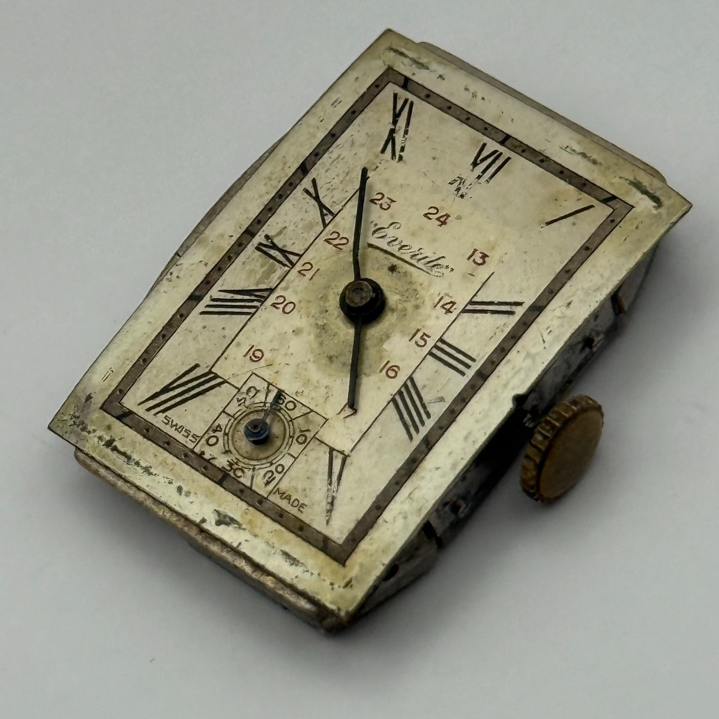 Everite 9/300 Tank Watch Movement Running 7 Jewels Manual Wind Parts 17.9mm