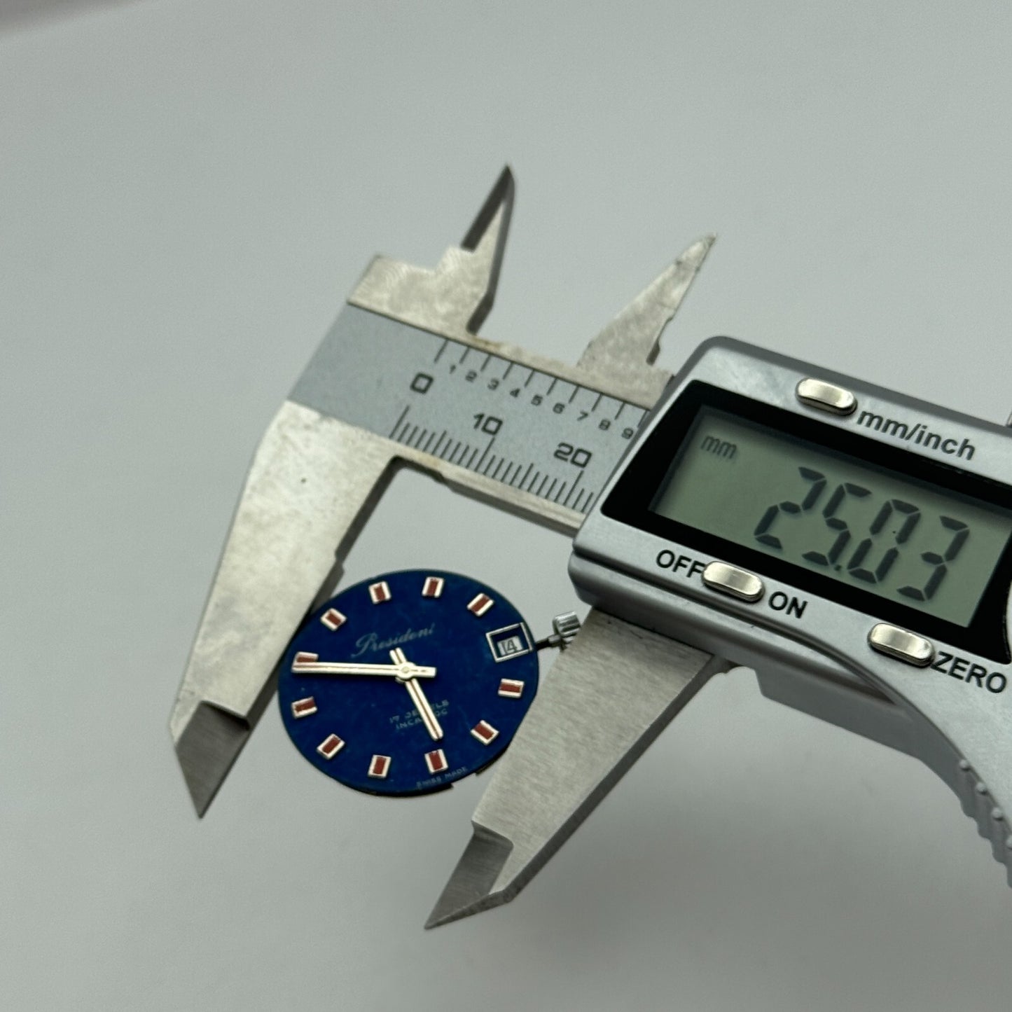 23.6mm Peseux P 7046 President Manual Wind Watch Movement Swiss Vintage PARTS