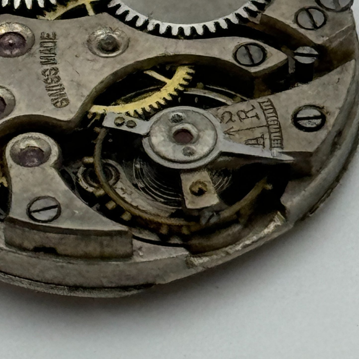 23.6mm Unidentified 15 Jewels Manual Wind Watch Movement Swiss Vintage PARTS