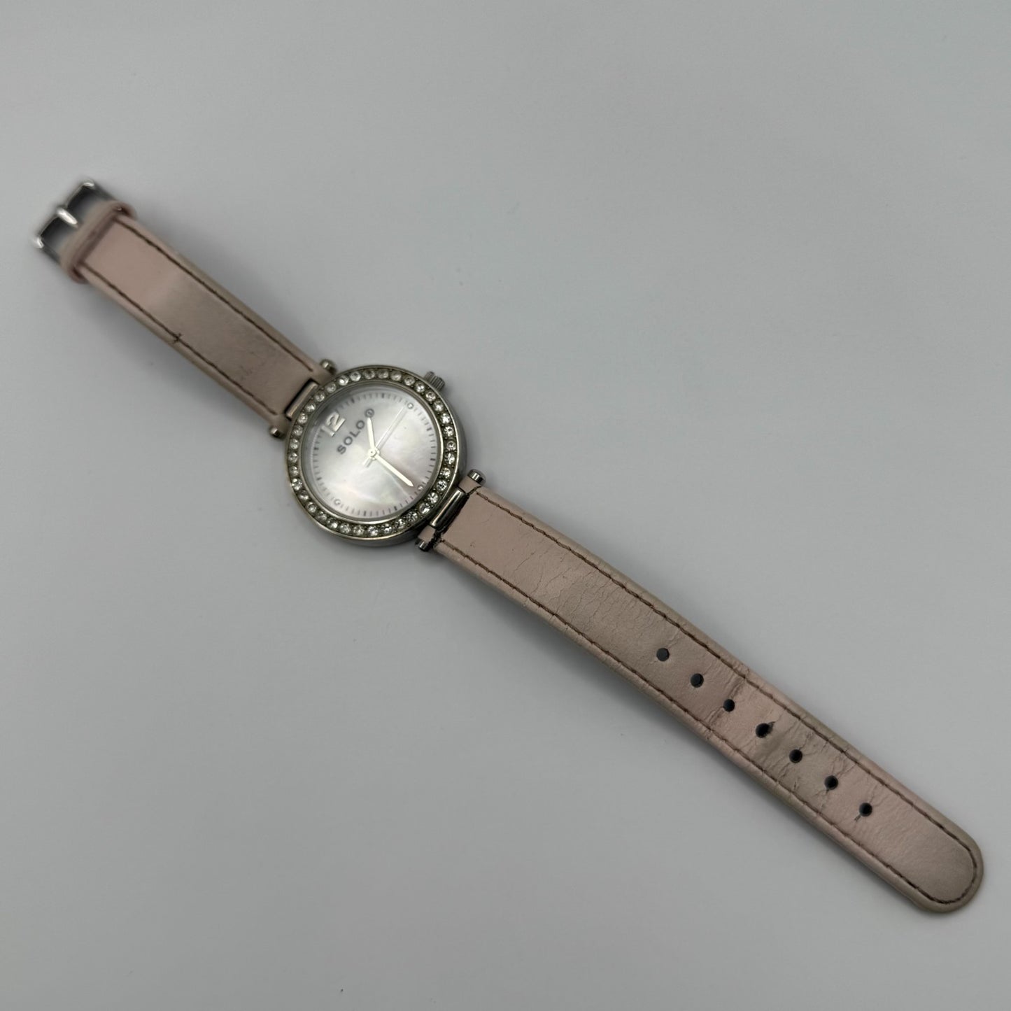 Solo Ladies Quartz Watch MOP Dial Crystal Accents Leather Strap Working 33mm