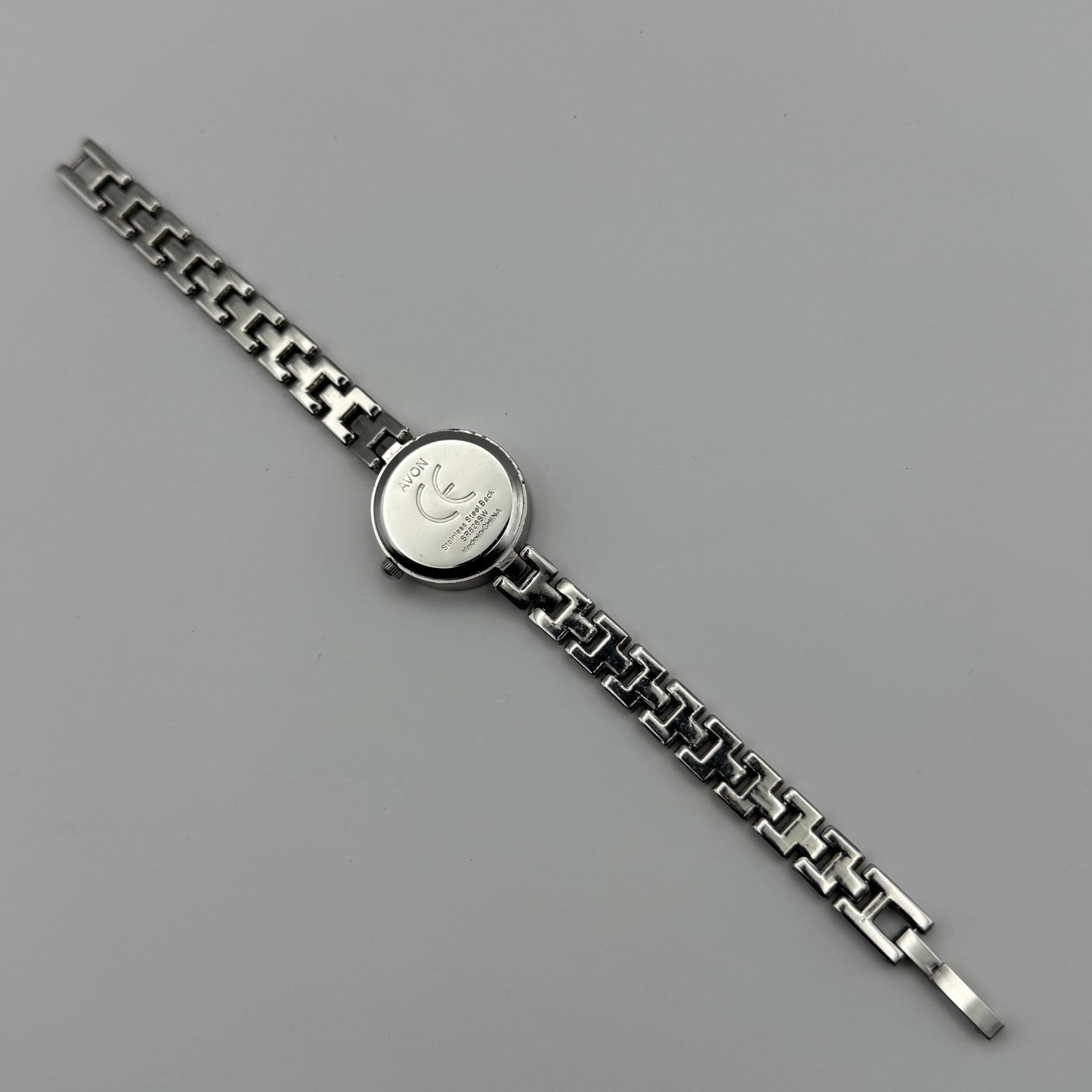 Avon Ladies Quartz Watch Mother of Pearl Dial Silver Tone Bracelet Working 21mm