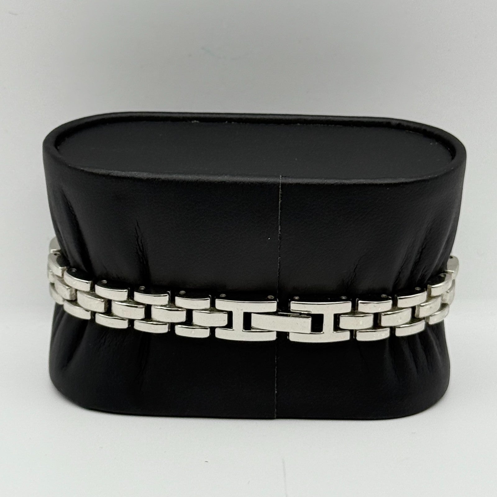 Avon Ladies Quartz Watch Mother of Pearl Dial Silver Tone Bracelet Working 21mm