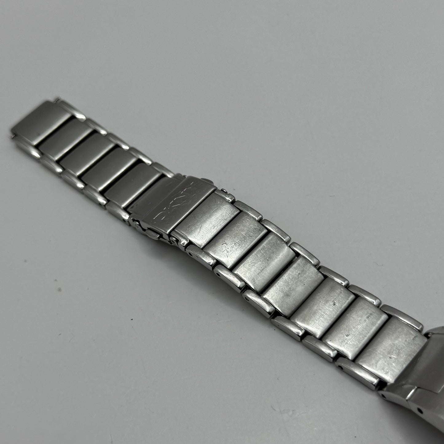 23mm Working Ladies DKNY NY-3030 Stainless Steel Quartz Watch Broken Strap