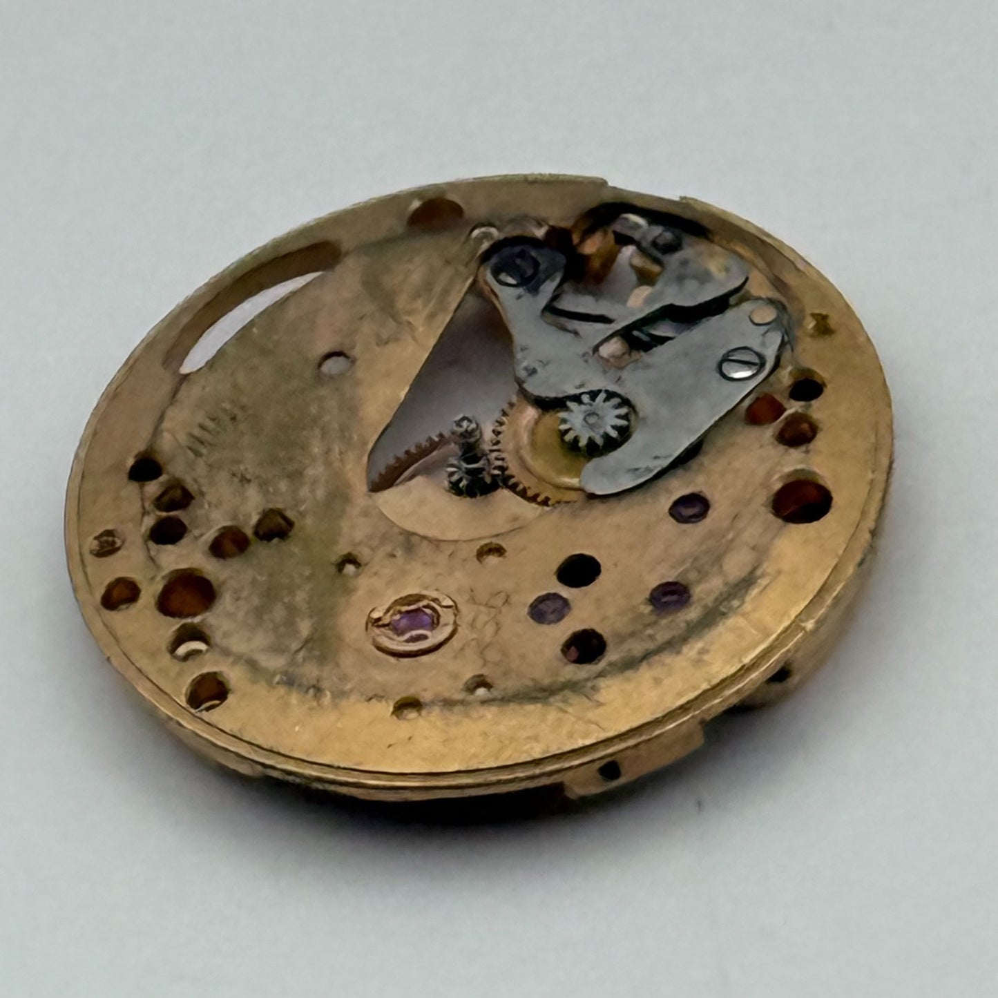 Omega Ladies 17 Jewels Watch Movement Vintage Swiss Parts Repair 17.9mm