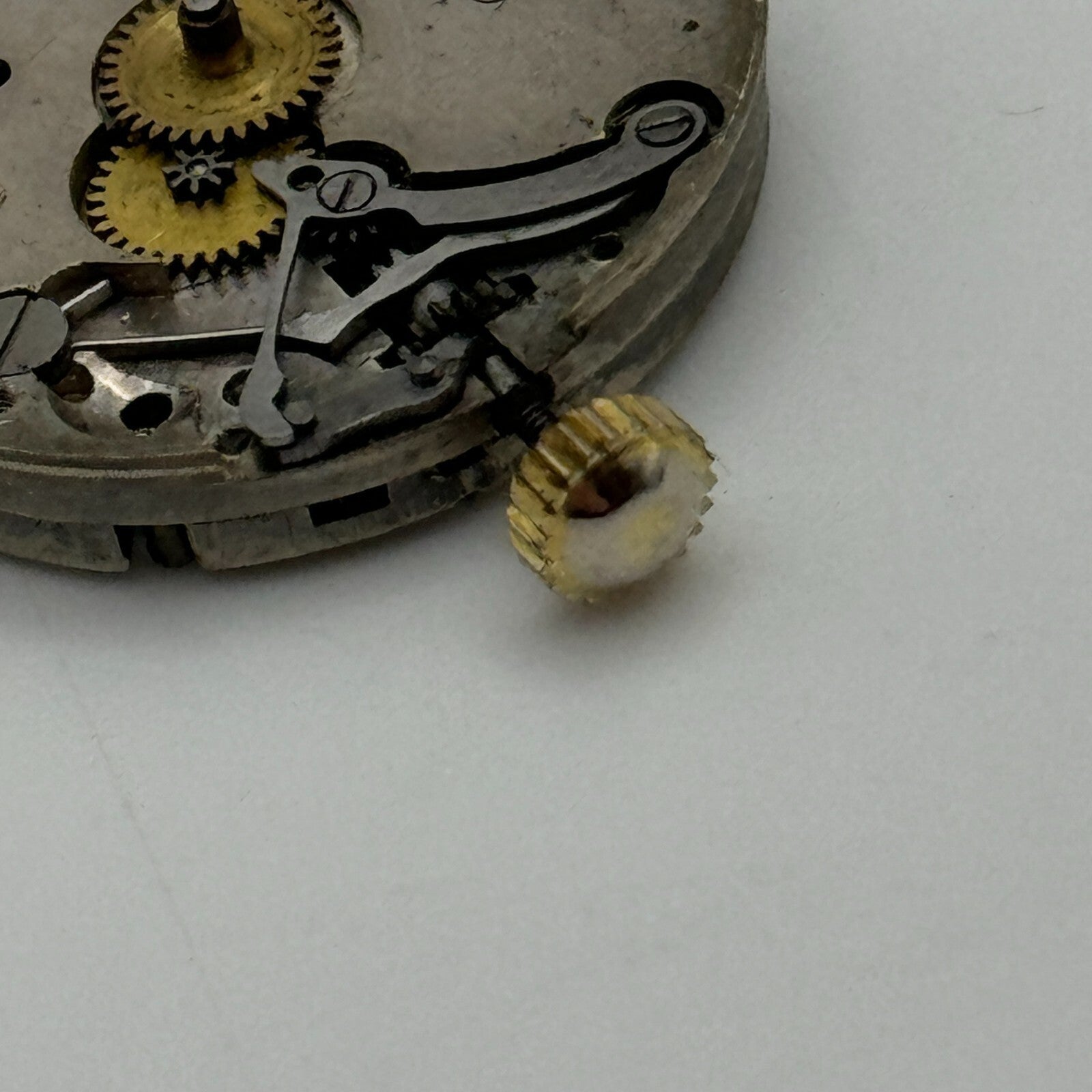 23.6mm Unidentified 15 Jewels Manual Wind Watch Movement Swiss Vintage PARTS