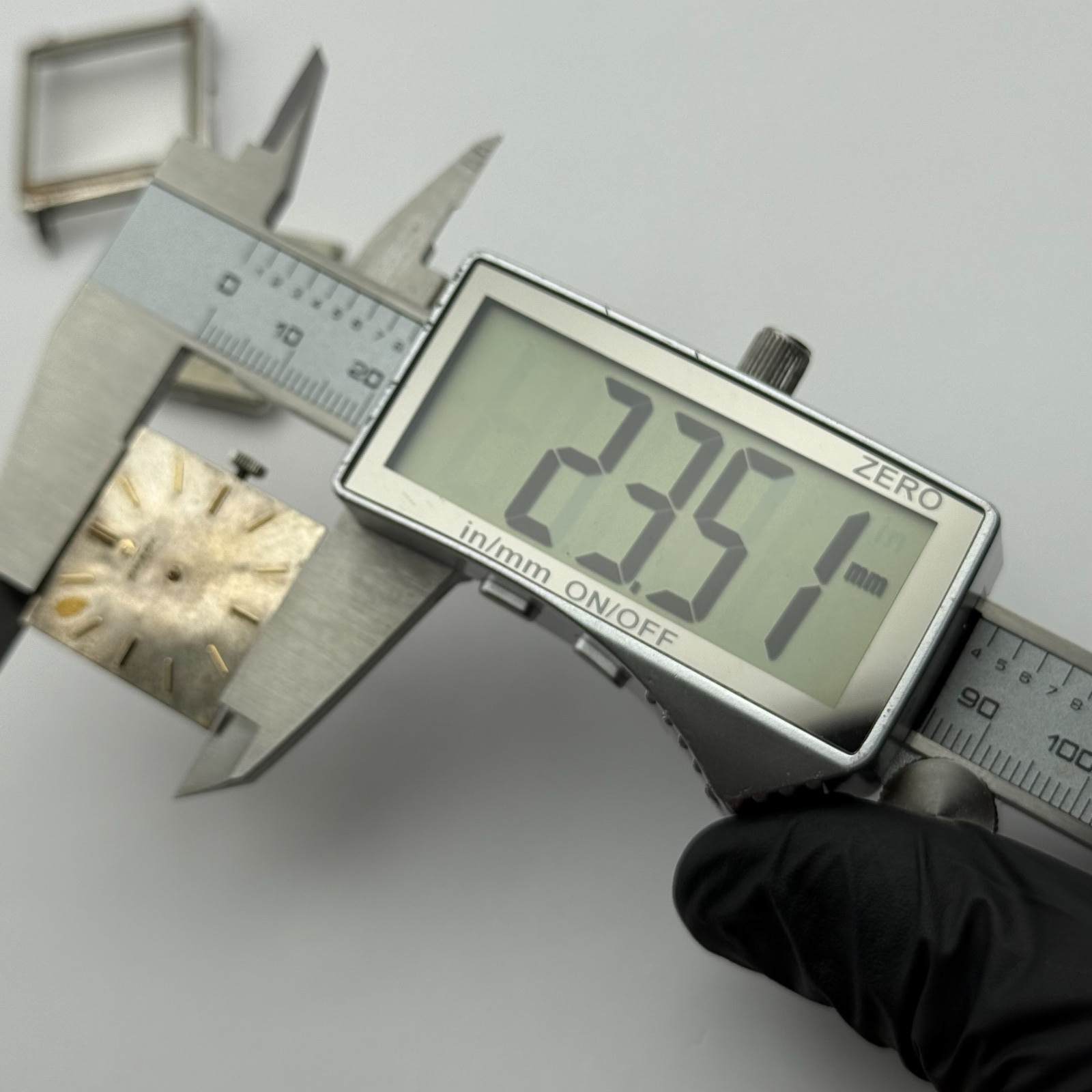 Omega 671 Automatic Watch Running Square 161.014 Vintage Swiss Parts Repair 26mm