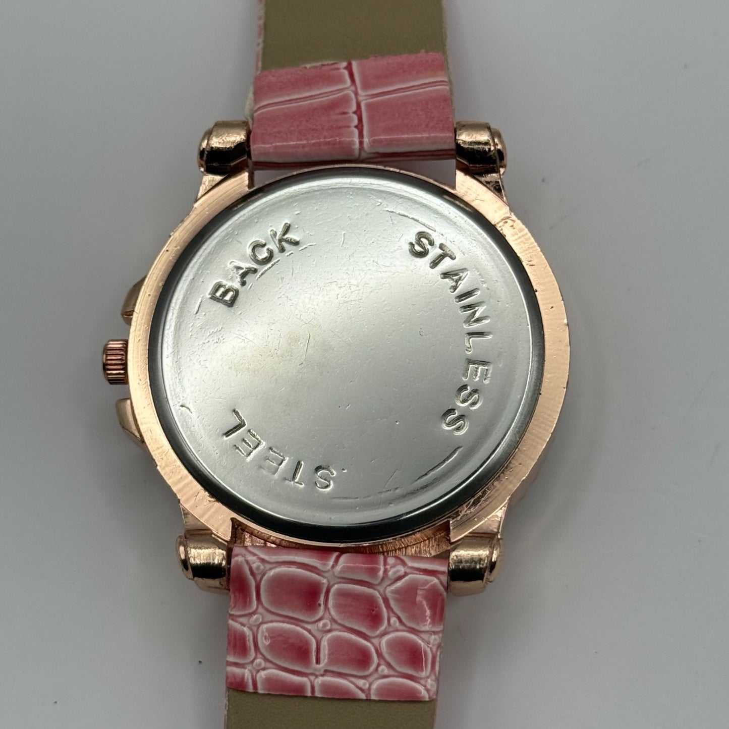 Womage Ladies Quartz Watch Eiffel Tower Design Crystal Accent Working 37mm