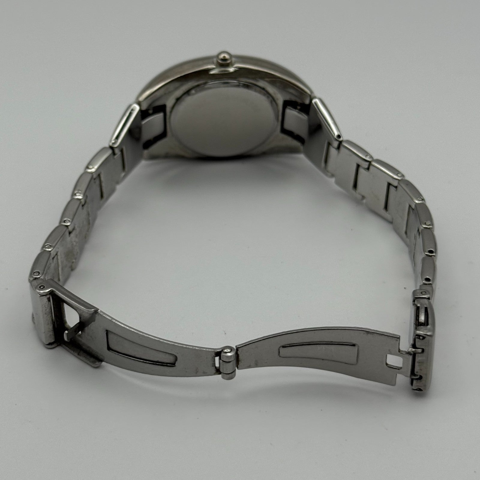 Ellesse Ladies Quartz Watch Silver Tone Bracelet Steel Japan Working 28mm