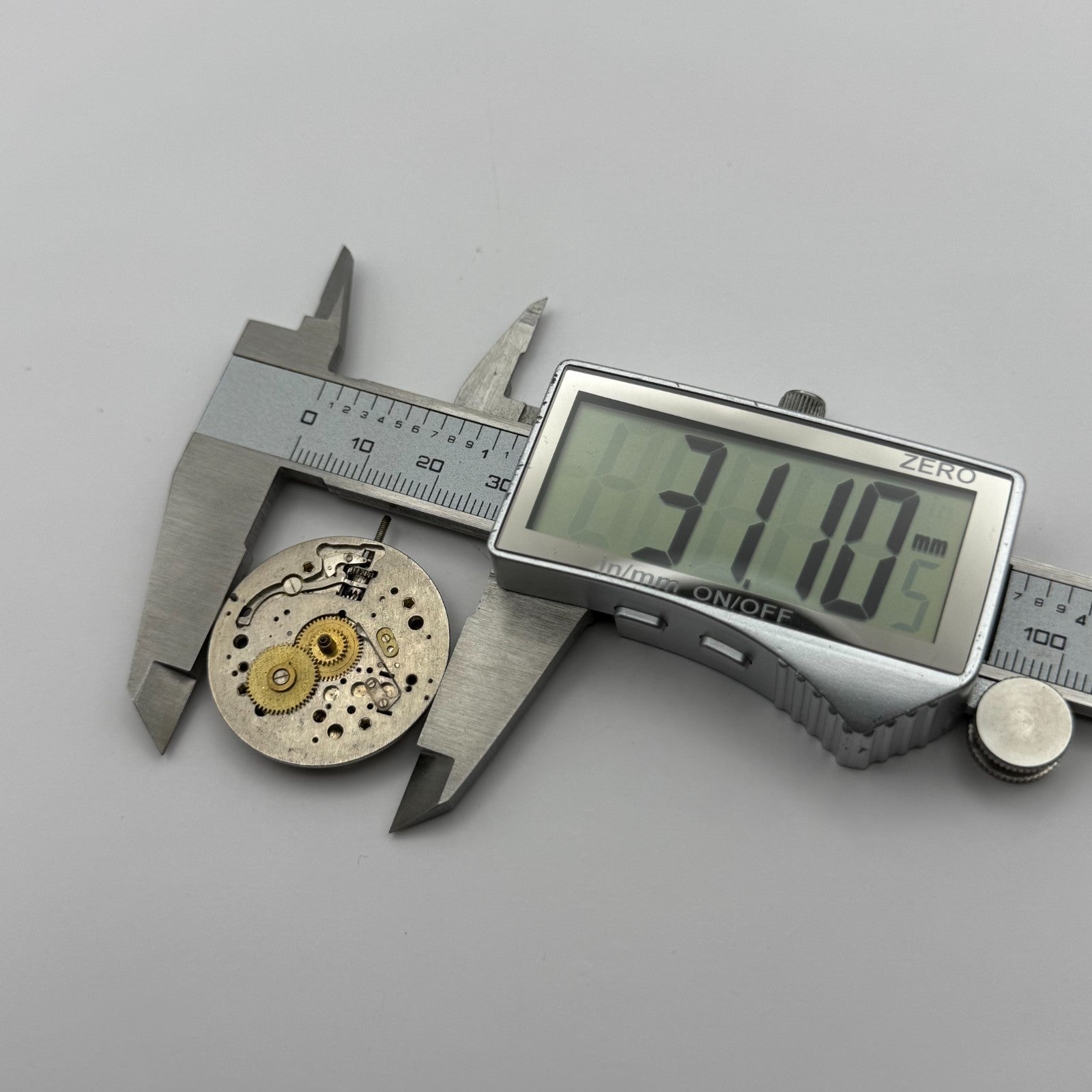 BFG 866 Watch Movement Oberon Manual Wind Vintage Swiss Parts Repair 26.2mm