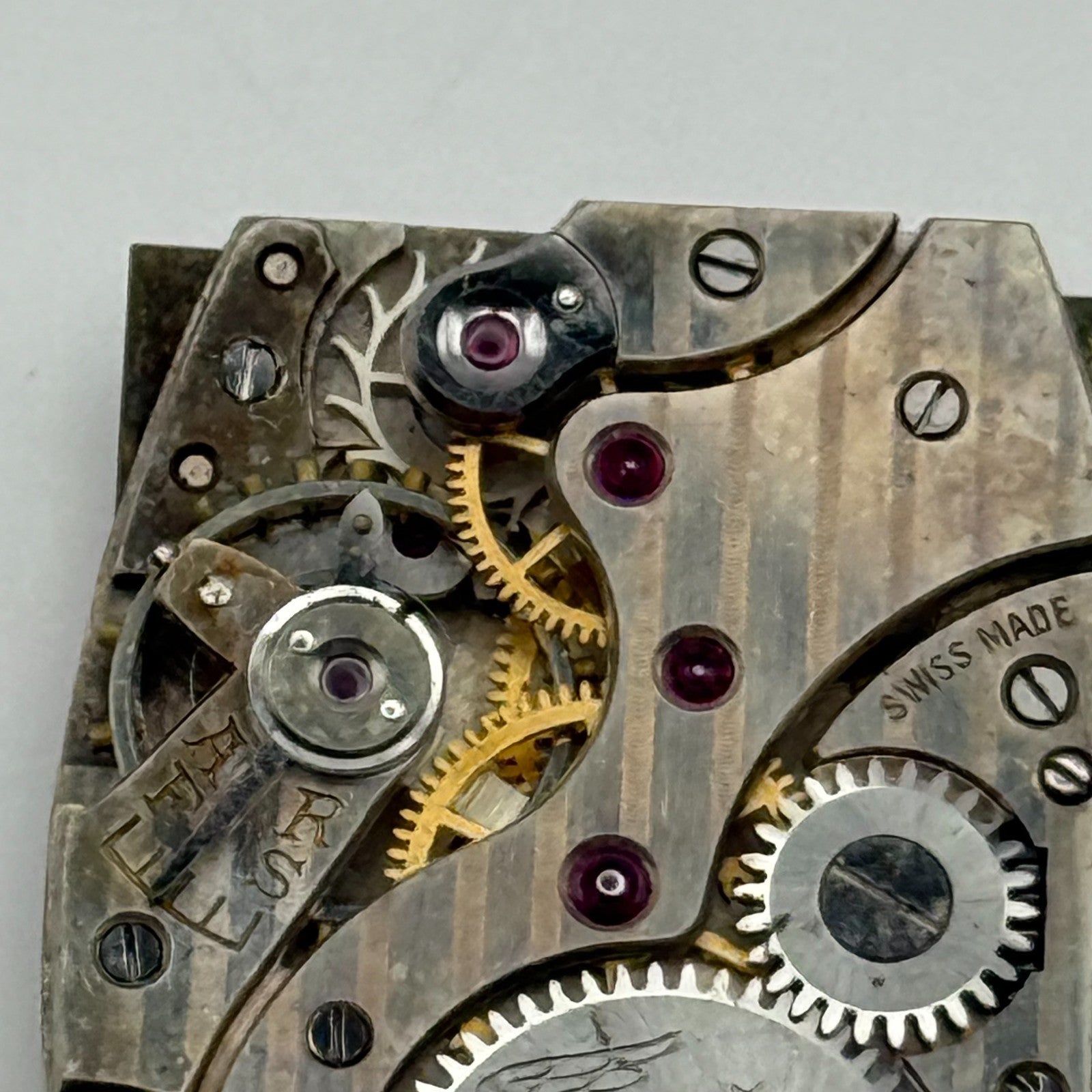 Everite 9/300 Tank Watch Movement Running 7 Jewels Manual Wind Parts 17.9mm