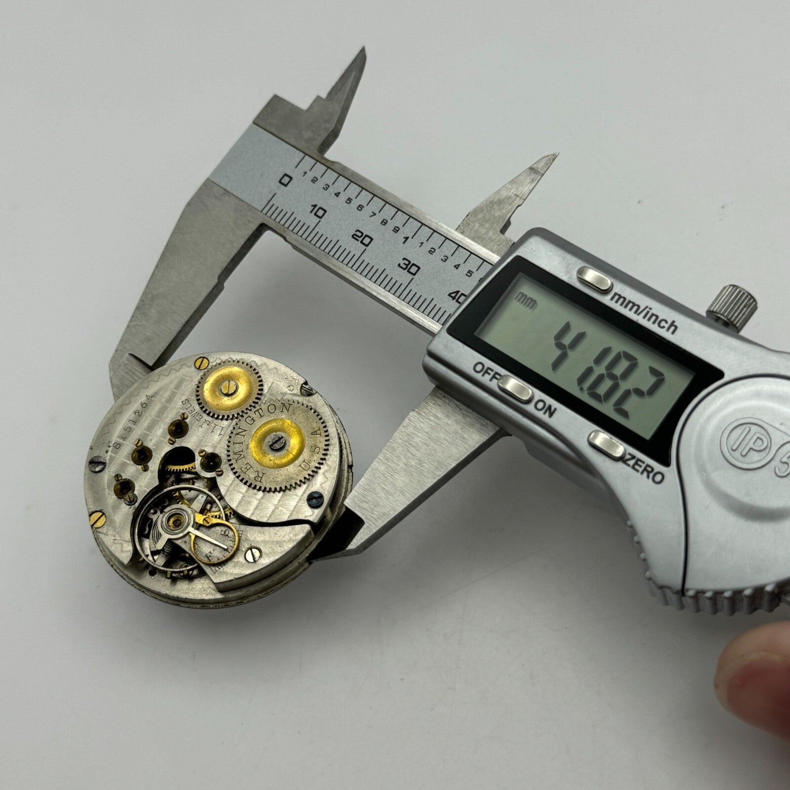 43.1mm Antique Remington USA 11 Jewels Hunter Pocket Watch Movement PARTS SPARES