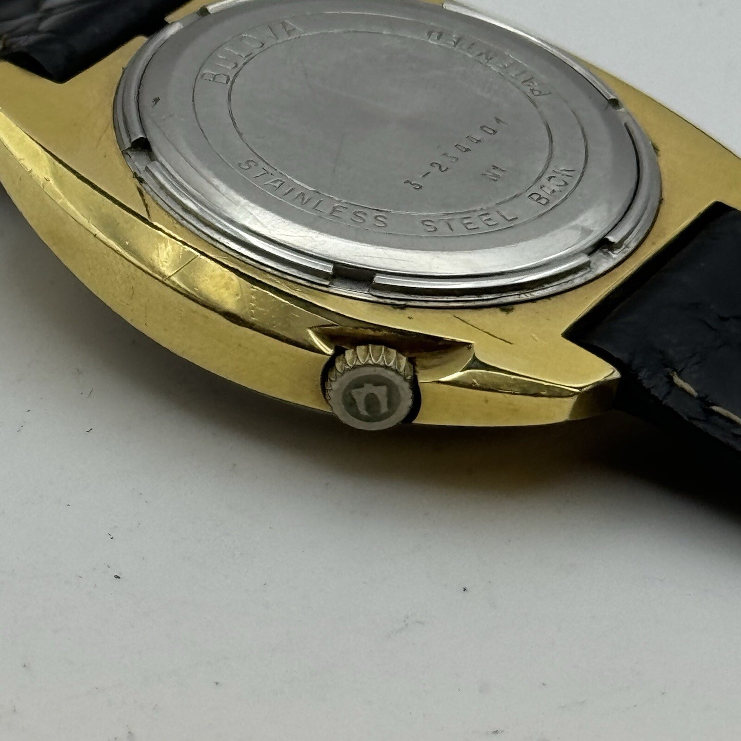 37mm Mens Bulova Accutron 2181F Date Dial Swiss Quartz Vintage Watch TO RESTORE