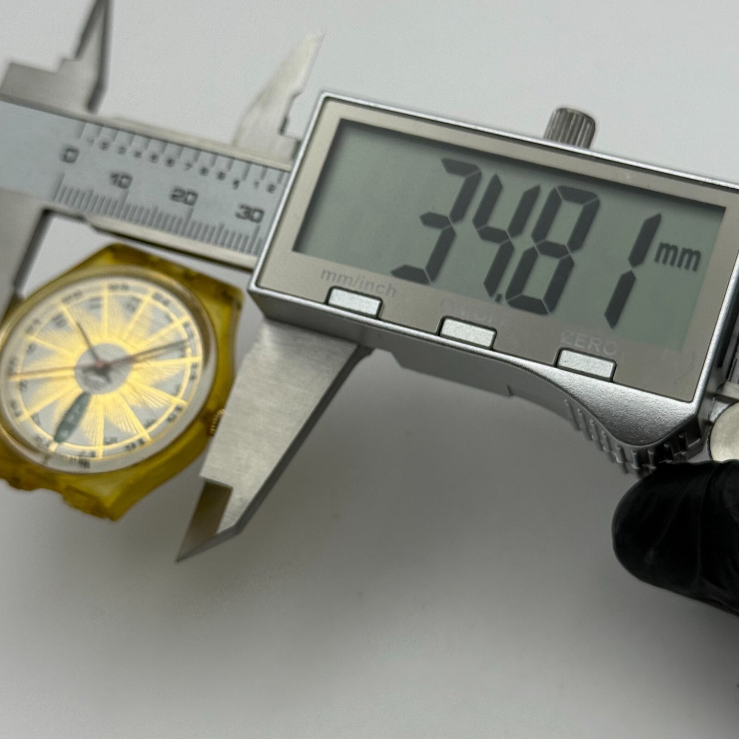 33mm Vintage 1992 Swatch GK707 Day Date Watch UNTESTED PARTS REPAIR