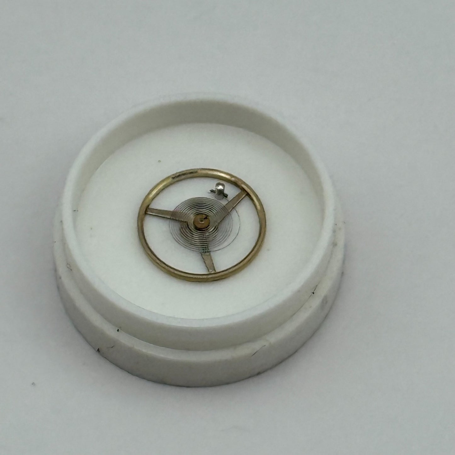FEF 6670 6677Balance Wheel Complete And Spring 1817 M Watch Movement Parts NOS