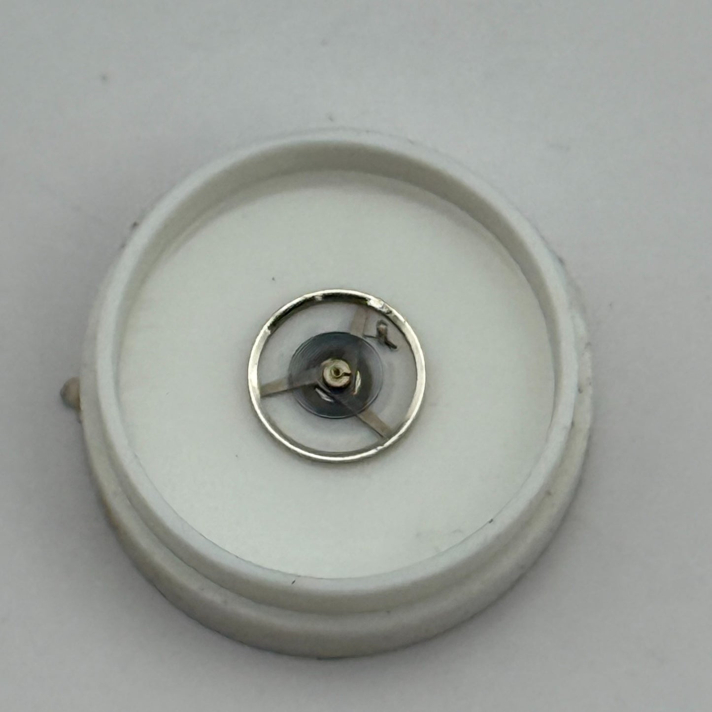 FEF 6620 Balance Wheel Complete And Spring 5½’’’ 450 M Watch Movement Parts NOS