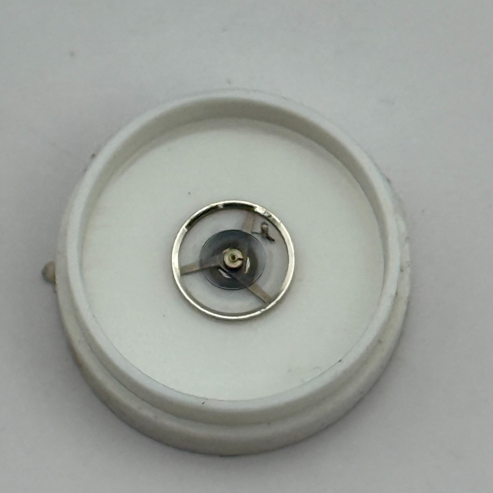 FEF 6620 Balance Wheel Complete And Spring 5½’’’ 450 M Watch Movement Parts NOS