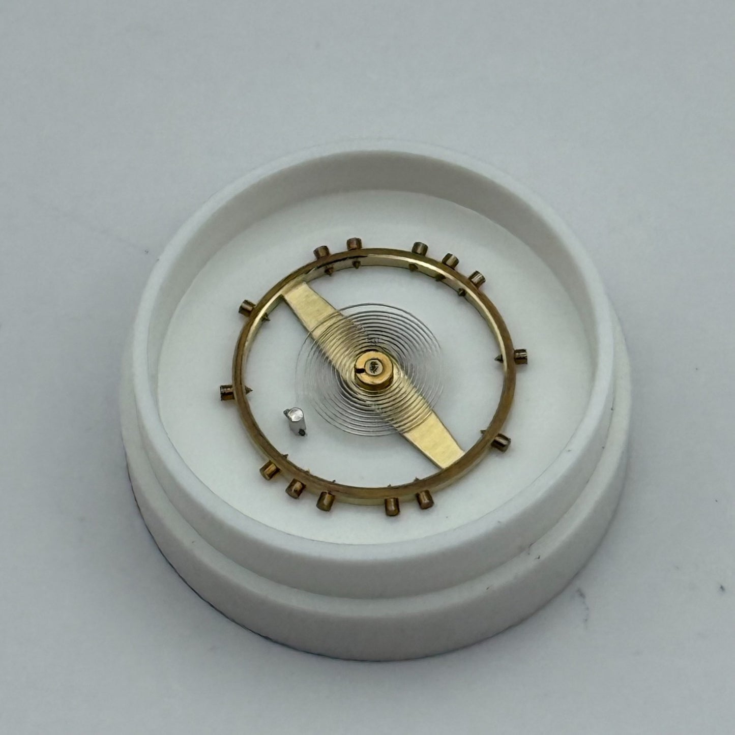 FHF 73 731 Balance Wheel Complete And Spring  672 M Watch Movement Parts NOS