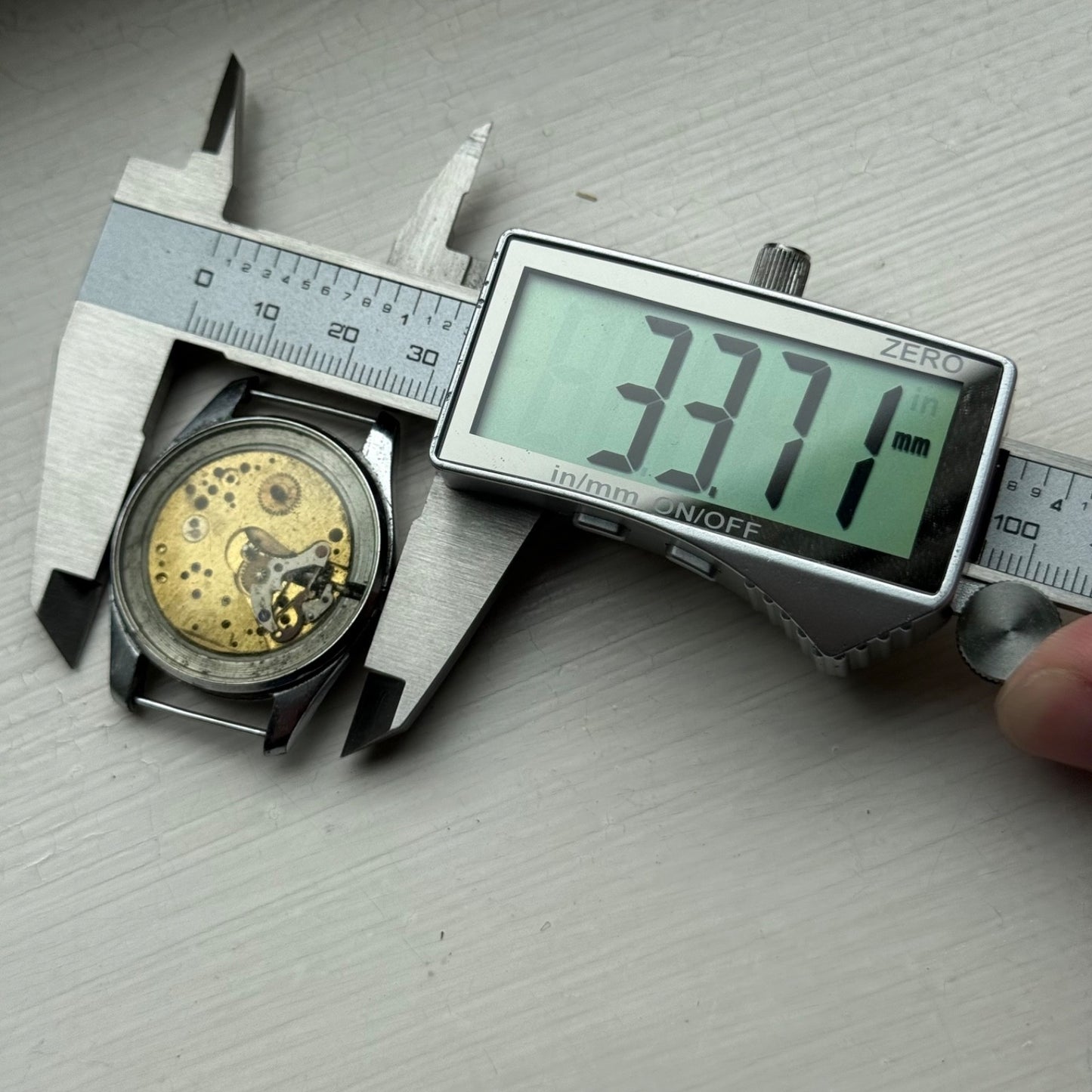 33mm Vintage Unidentified Manual Wind Watch PARTS / REPAIR / RESTORATION