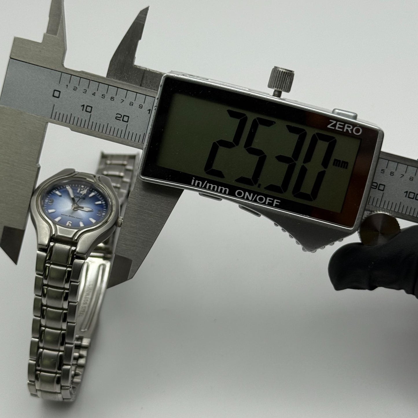 Lorus Ladies Quartz Watch Blue Dial Silver Tone Bracelet Japan Working 23mm