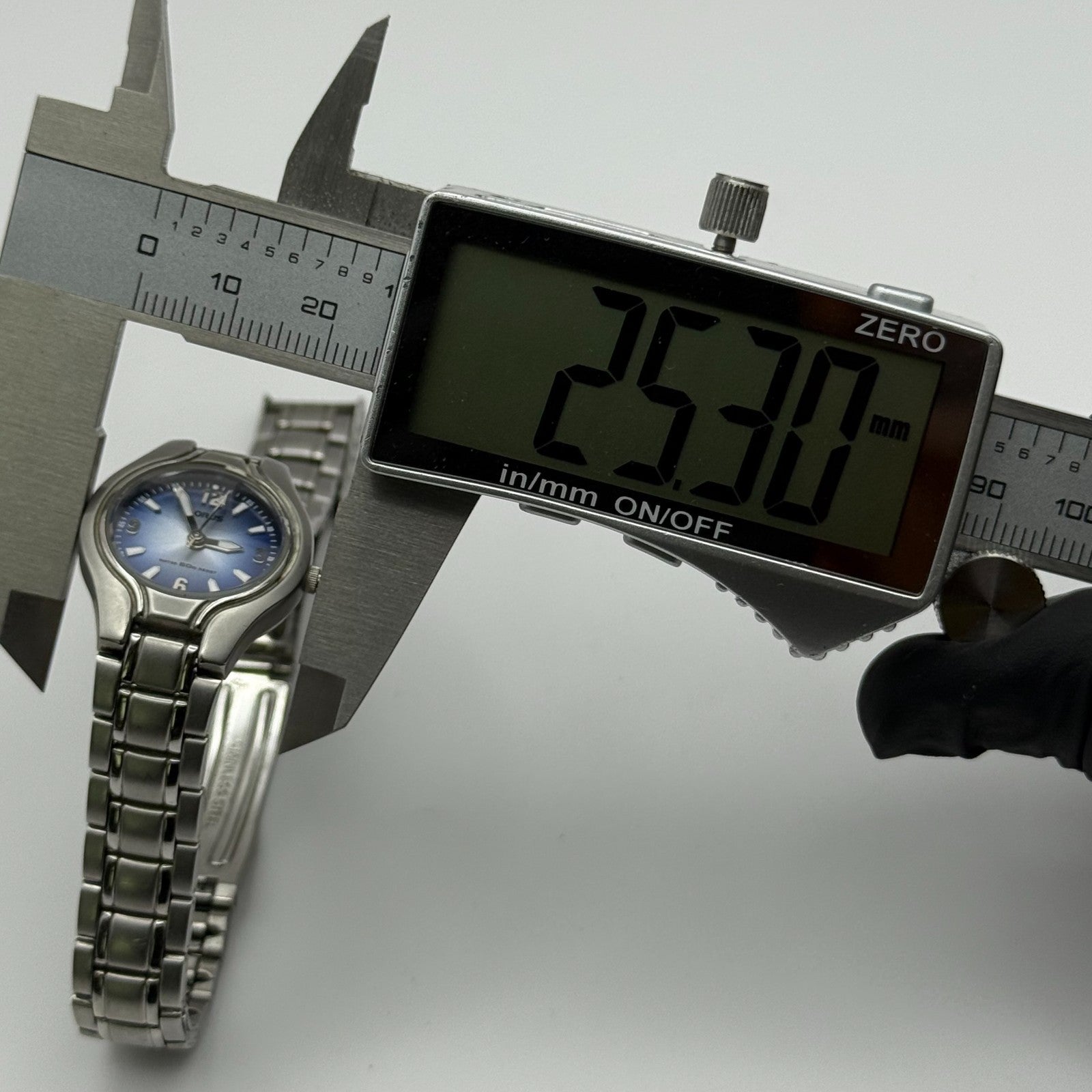 Lorus Ladies Quartz Watch Blue Dial Silver Tone Bracelet Japan Working 23mm