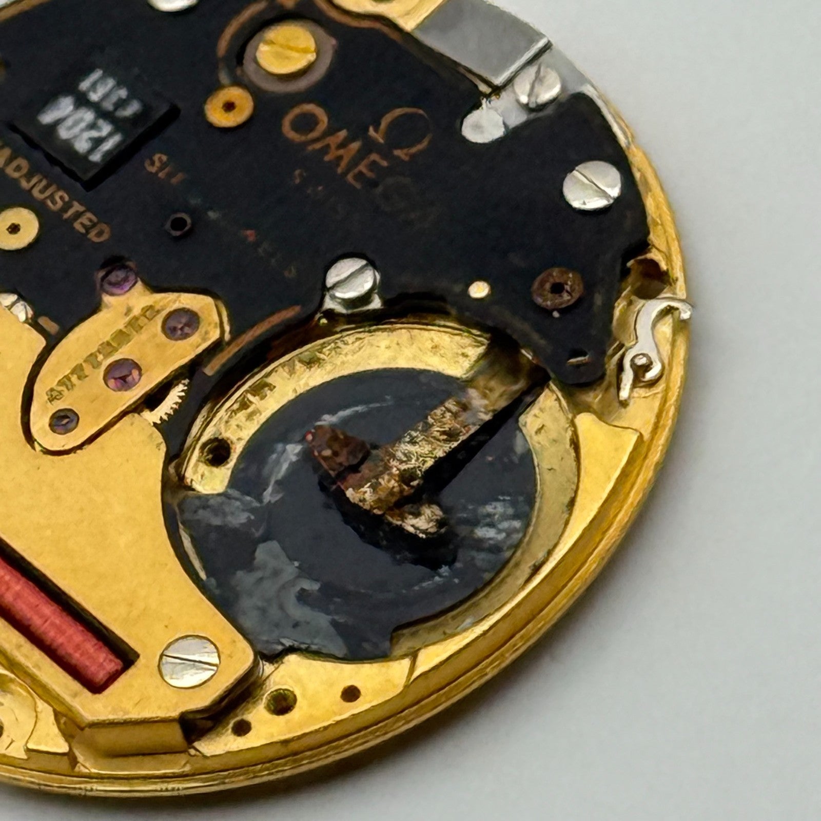 Omega 1434 Quartz Watch Movement 6 Jewels Swiss Vintage Parts Repair 23.8mm