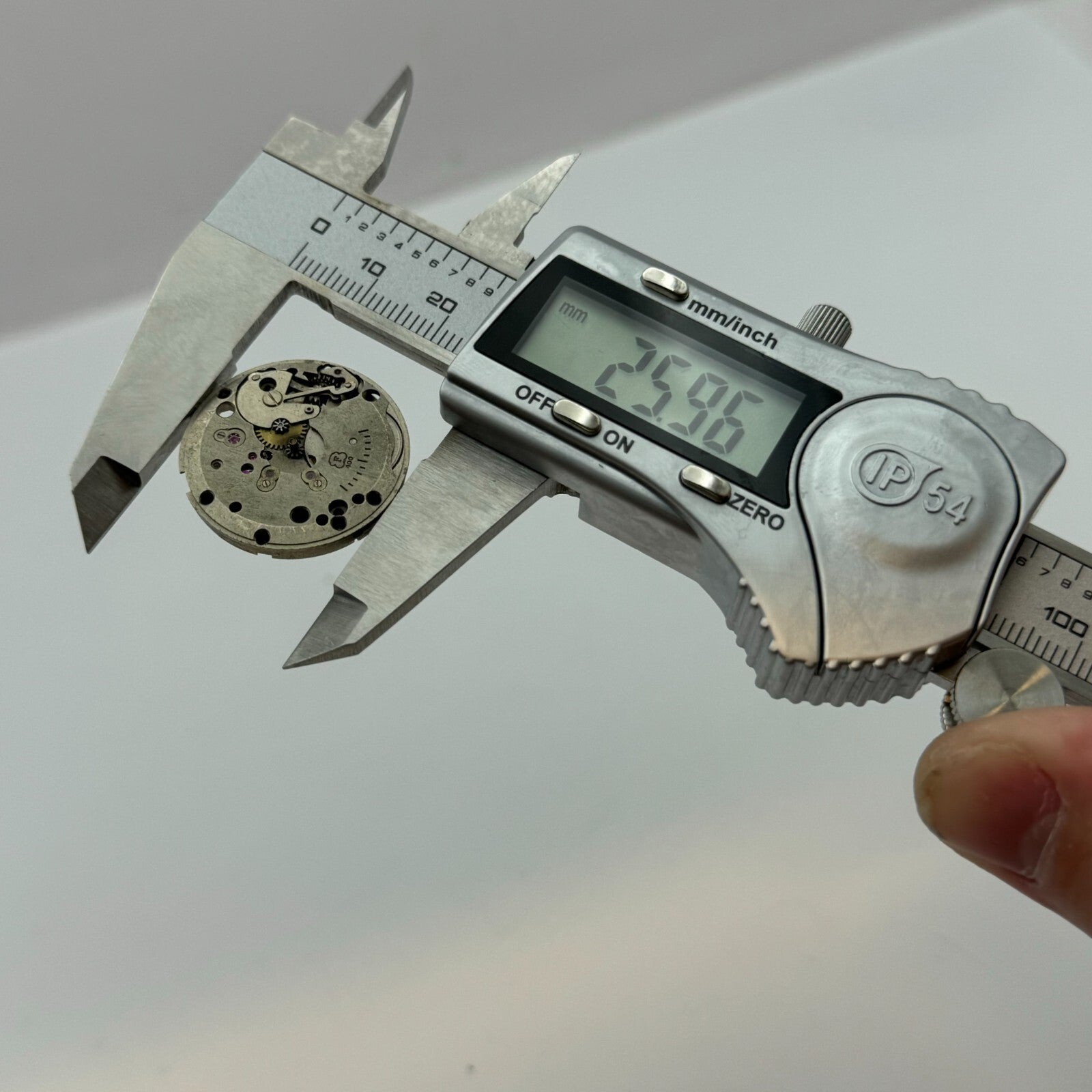 25.9mm Men's Felsa F 400 Manual Wind 17 Jewels Swiss Watch Movement PARTS SPARES