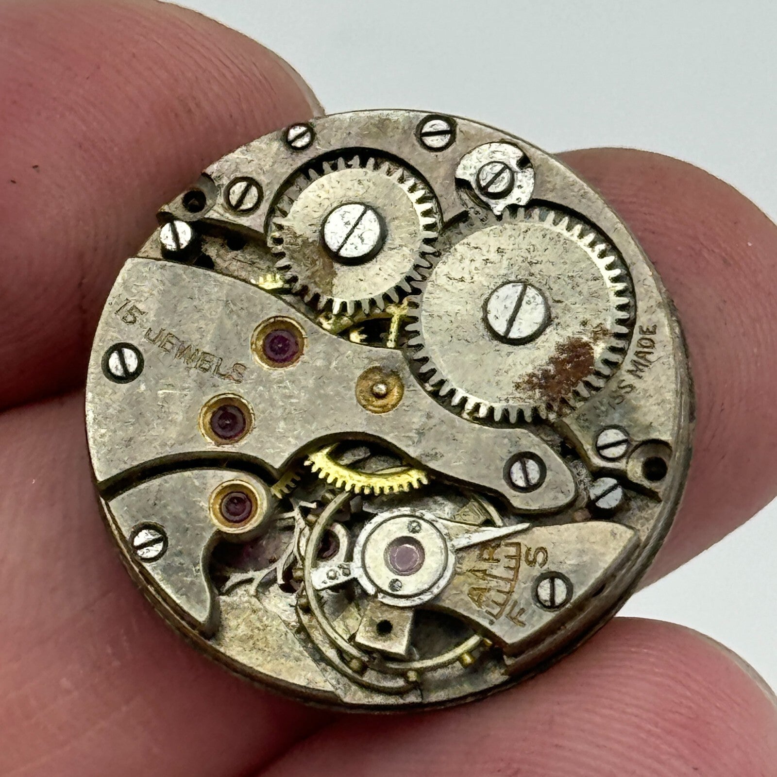 23.6mm Unidentified 15 Jewels Manual Wind Watch Movement Swiss Vintage PARTS