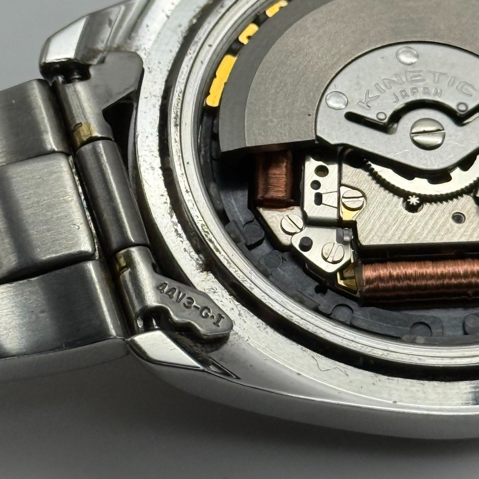 Seiko Kinetic 50M Men's Quartz Watch 5M63 - 0AC0 Date Dial 41mm PARTS REPAIR