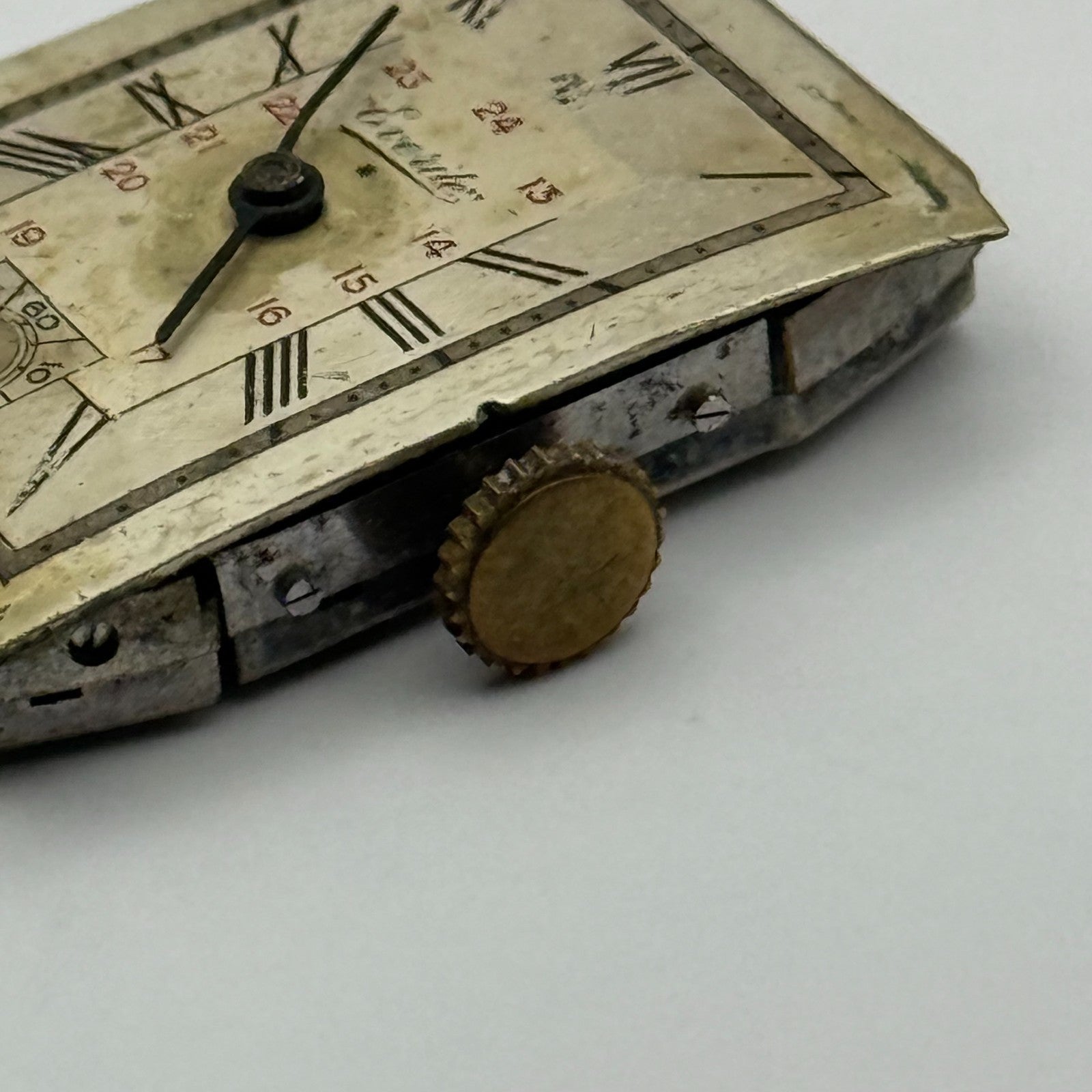 Everite 9/300 Tank Watch Movement Running 7 Jewels Manual Wind Parts 17.9mm