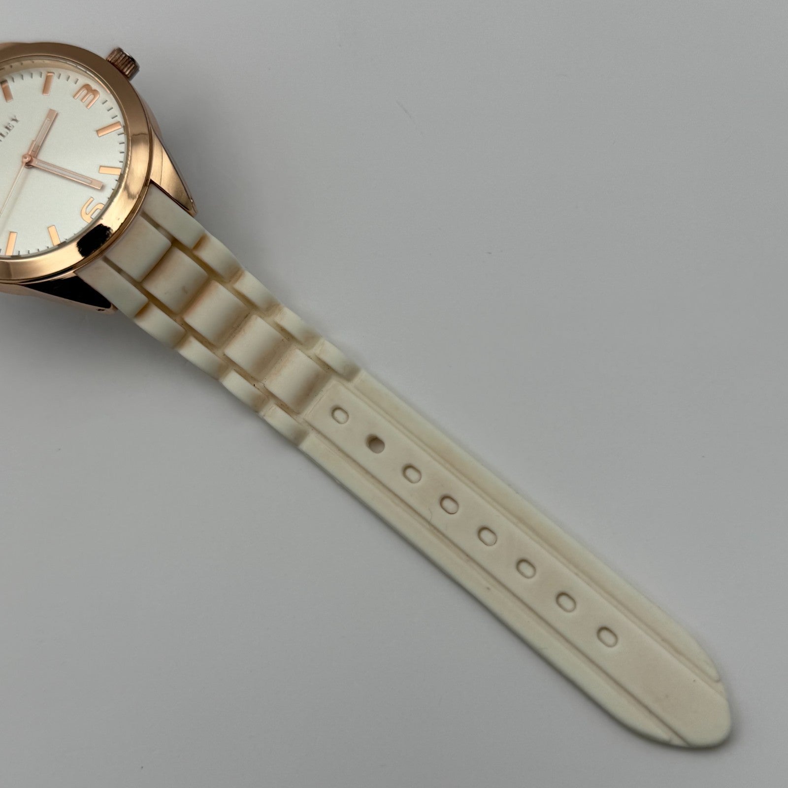 Henley Ladies Quartz Watch White Dial Rose Gold Tone Case Japan Working 40mm