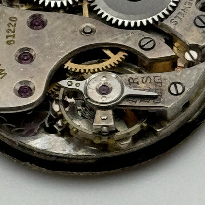 23.6mm Winco 81220 Manual Wind 15 Jewels Watch Movement Swiss Vintage PARTS