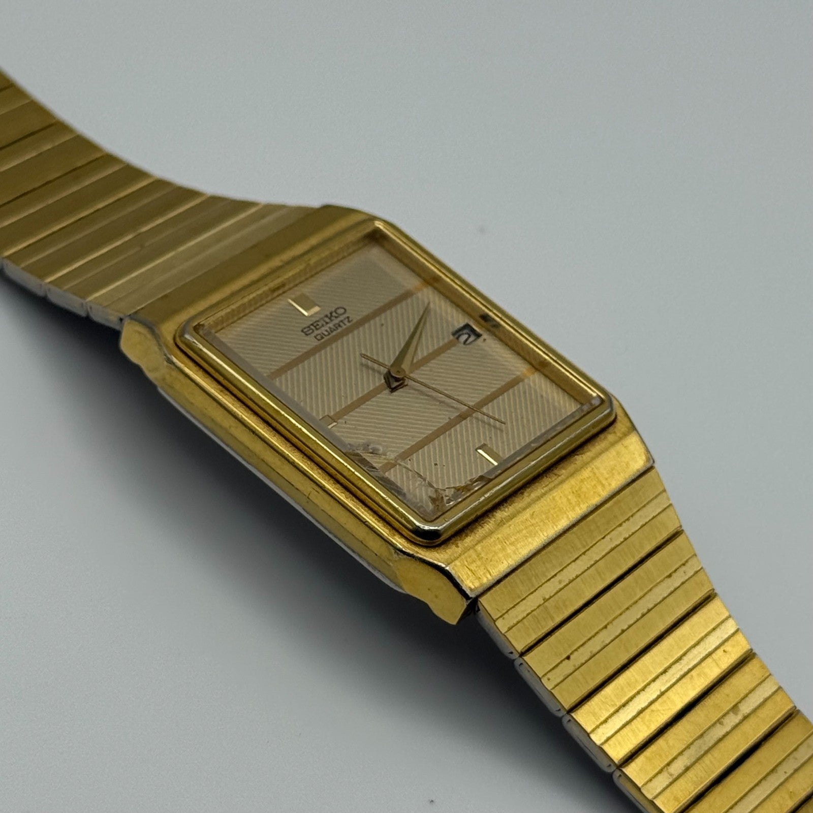 Seiko Ladies Quartz Watch Date Dial Gold Tone Bracelet Japan 25mm PARTS REPAIR