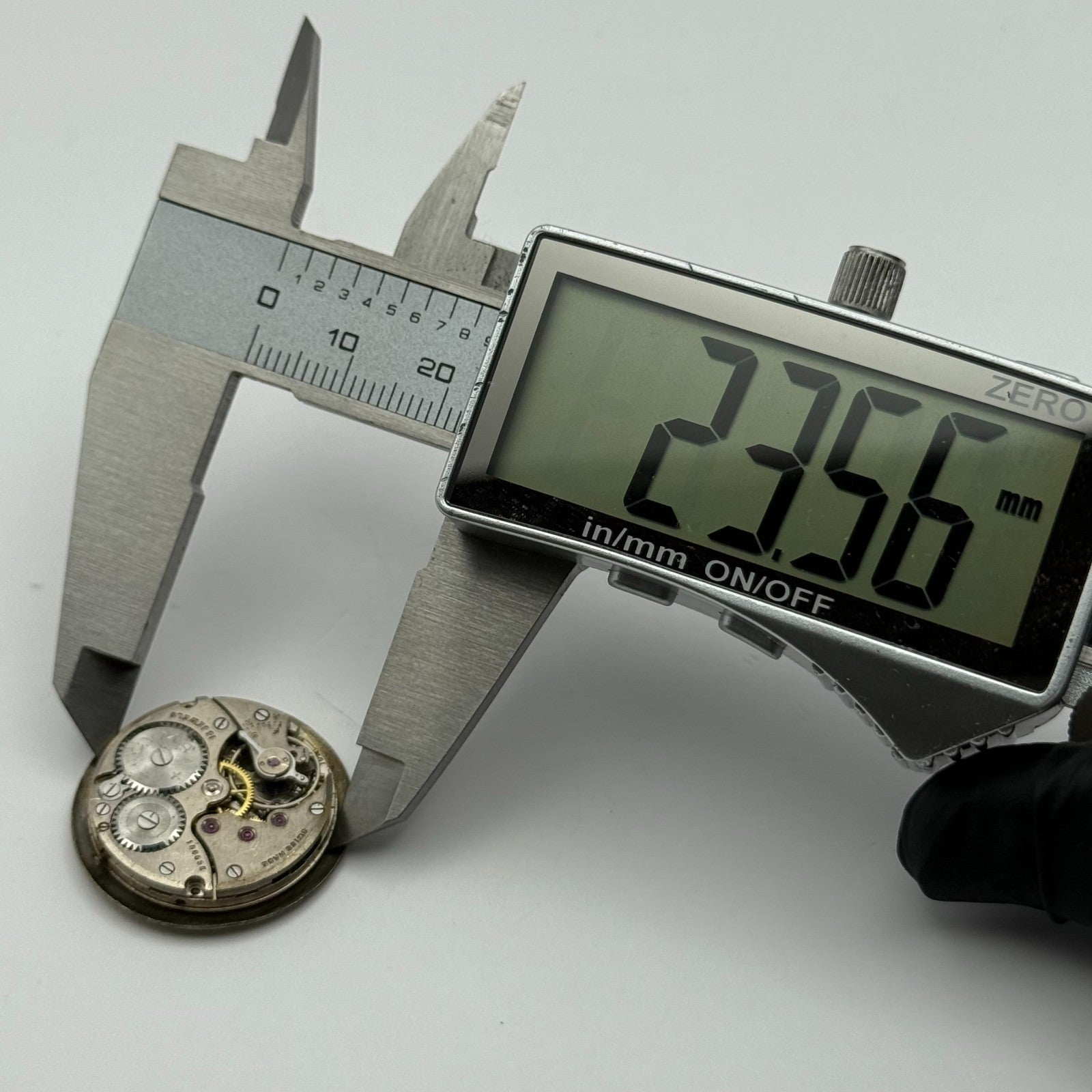 Cyma 162 Watch Movement Manual Wind Vintage Swiss 15 Jewels Parts Repair 23.5mm